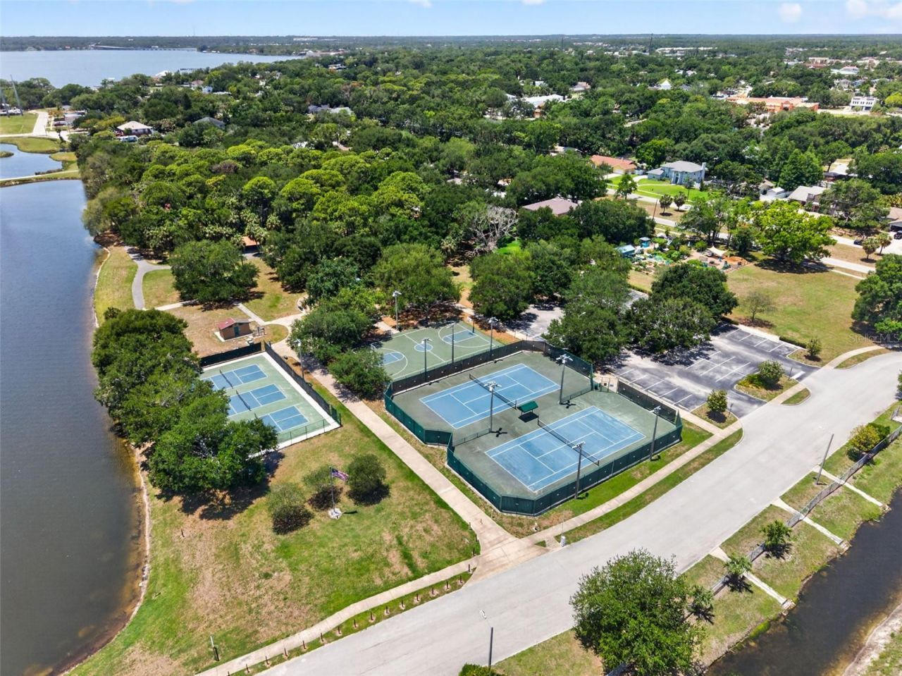 1007 State Street E, Oldsmar, FL 34677 Photo