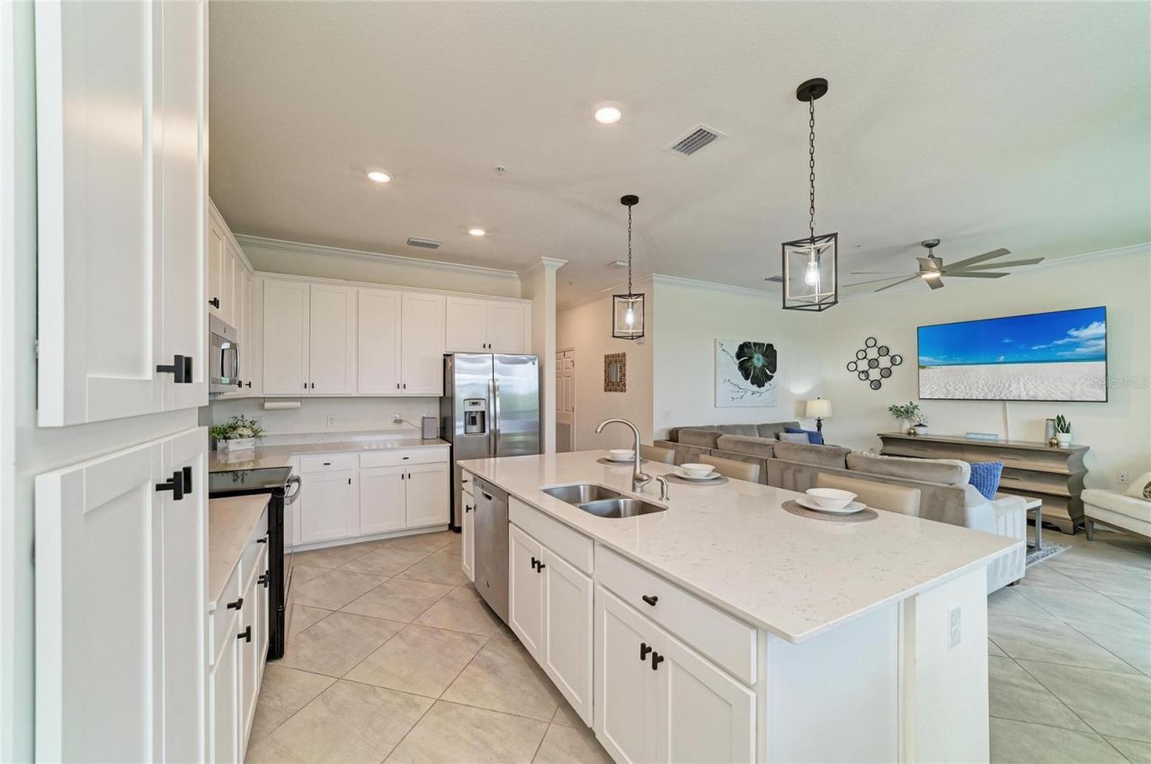 17724 Gawthrop Drive, Unit 401, Lakewood Ranch, FL 34211 Photo