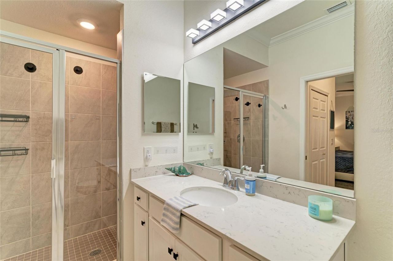 17724 Gawthrop Drive, Unit 401, Lakewood Ranch, FL 34211 Photo
