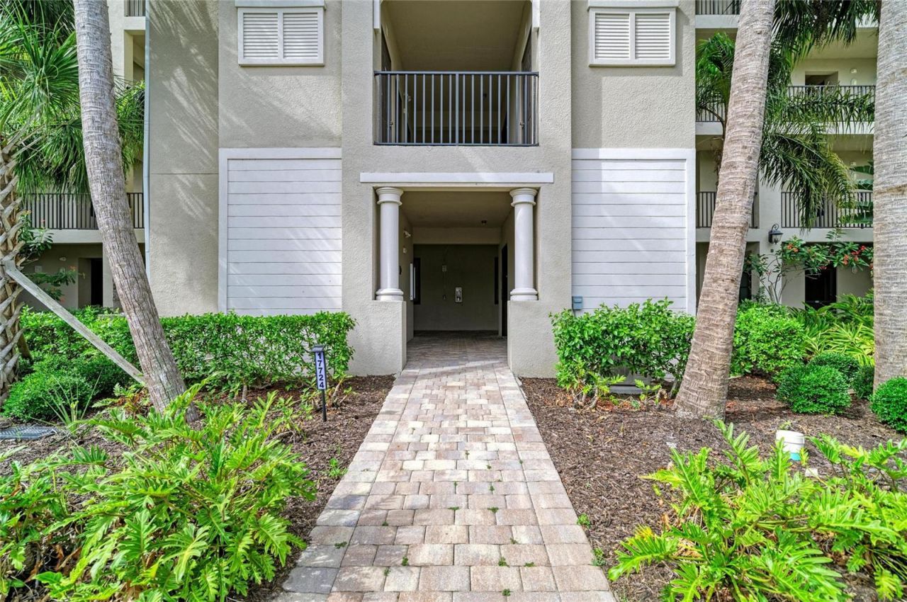 17724 Gawthrop Drive, Unit 401, Lakewood Ranch, FL 34211 Photo