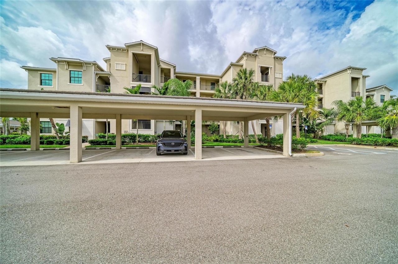 17724 Gawthrop Drive, Unit 401, Lakewood Ranch, FL 34211 Photo