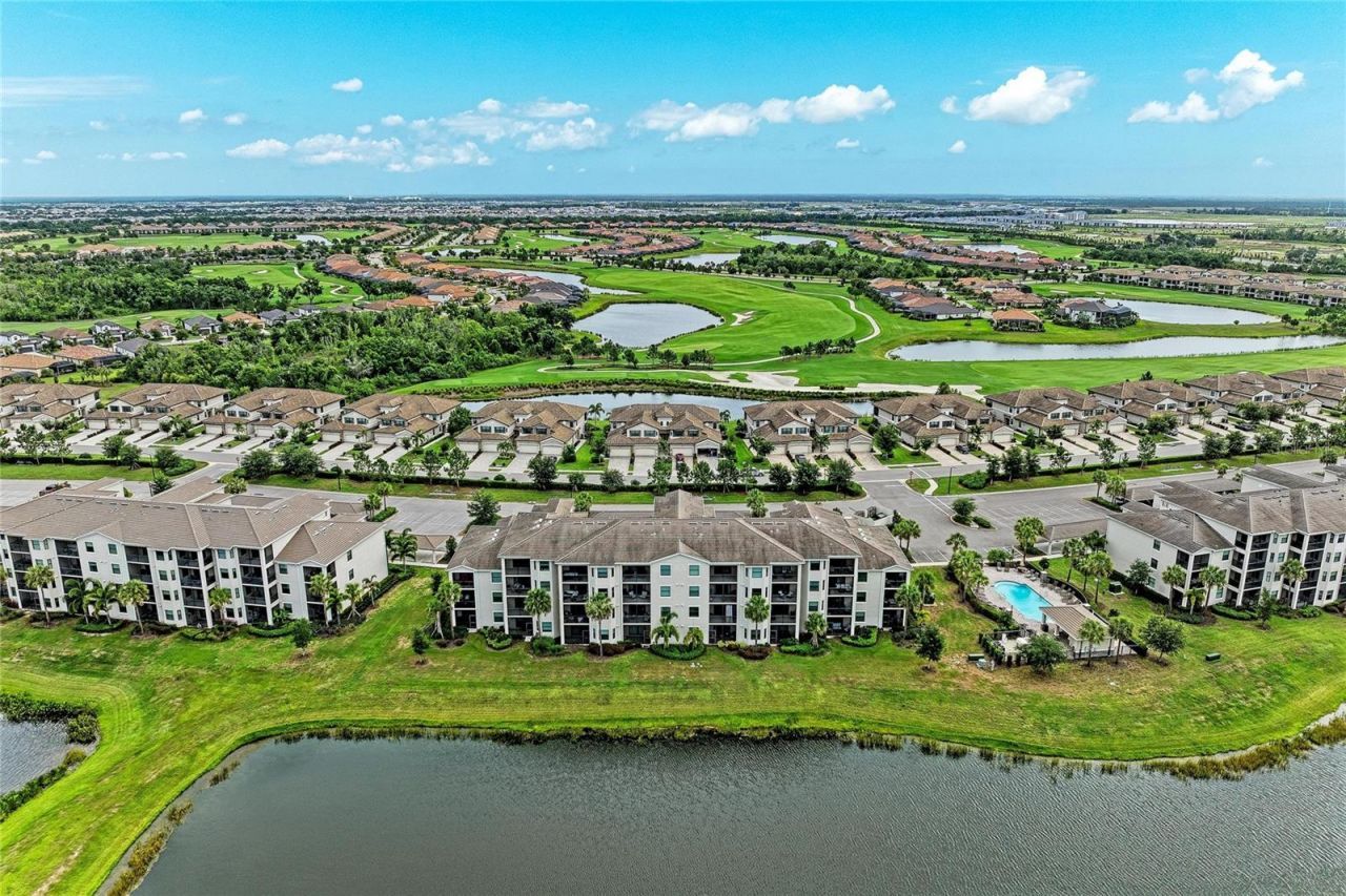 17724 Gawthrop Drive, Unit 401, Lakewood Ranch, FL 34211 Photo