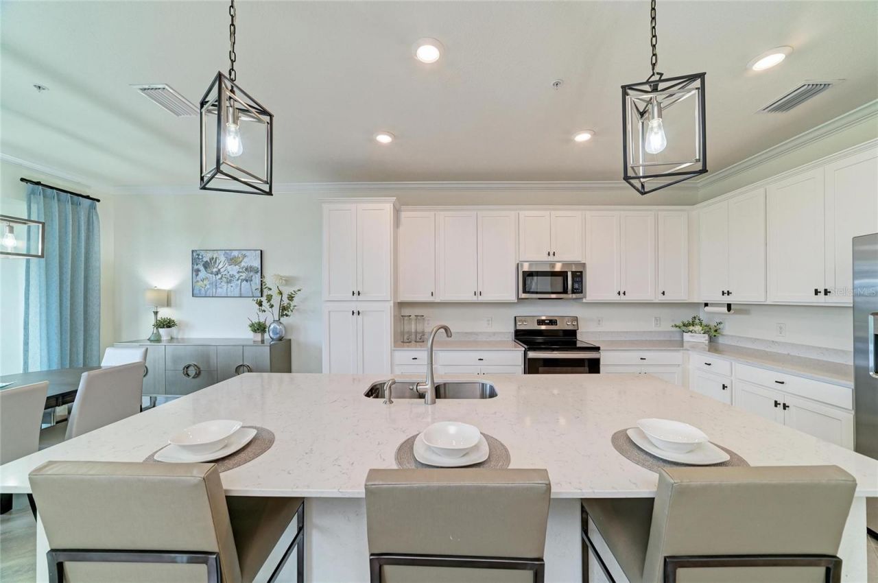 17724 Gawthrop Drive, Unit 401, Lakewood Ranch, FL 34211 Photo