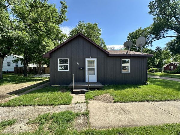 140 6th St NW, Huron, SD 57350