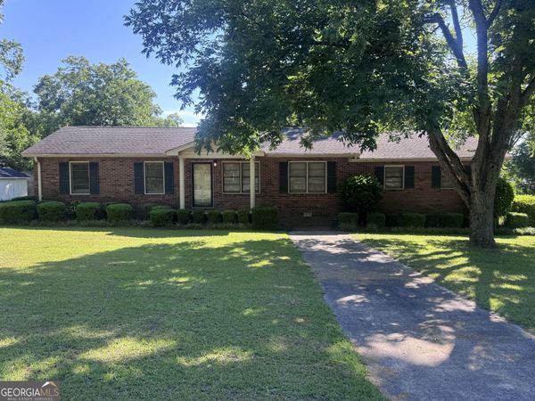 411 N Omega Street, Dexter, GA 31019