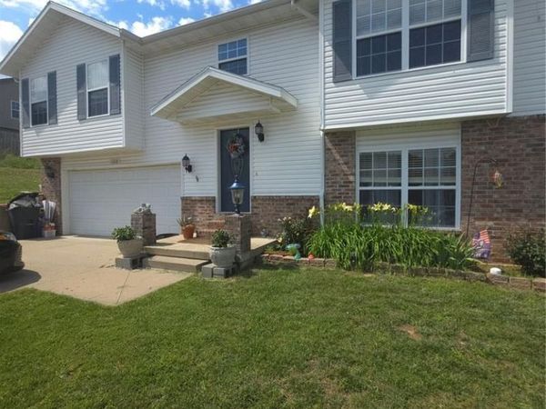 100 Mary Catherine Street , Waynesville, MO 65583