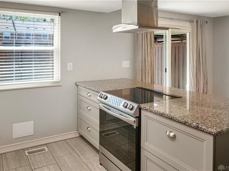 1206 Georgetown Court, Fairborn, OH 45324 Photo 3