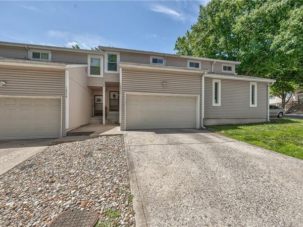 1421 E Mart-Way Circle, Unit C, Olathe, KS 66061