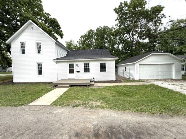 409 E Chestnut Street , Paxton, IL 60957