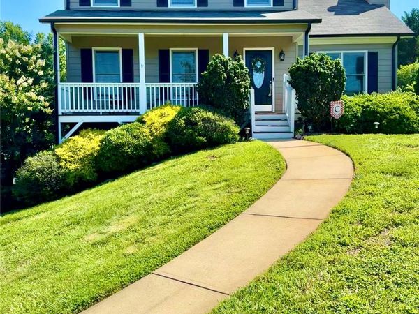 1688 Buffett Circle, Hickory, NC 28602