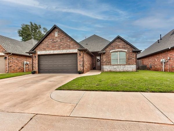 1211 Crimson Creek Circle, El Reno, OK 73036