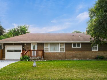 5913 Colfax Avenue N, Brooklyn Center, MN 55430
