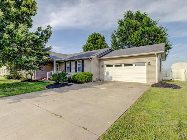 310 N Gilmore St , Charleston, MO 63834