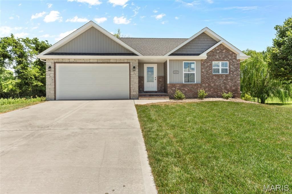 2832 Beth Ann Court, Pontoon Beach, IL 62040 Main Photo