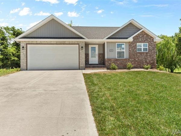 2832 Beth Ann Court, Pontoon Beach, IL 62040