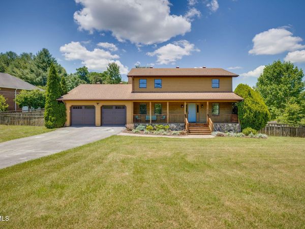 2015 Ridgefield Road, Johnson City, TN 37601