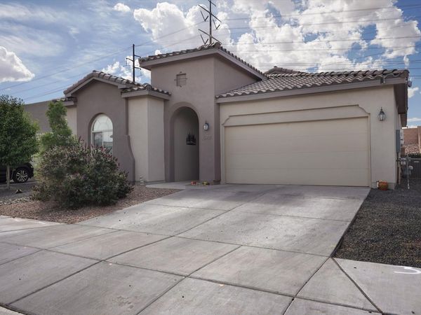 6917 Cleary Loop NE, Rio Rancho, NM 87144