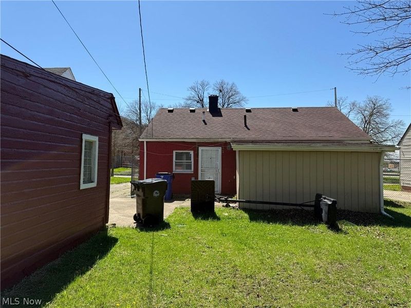 15615 Lotus Drive, Cleveland, OH 44128 Photo 11