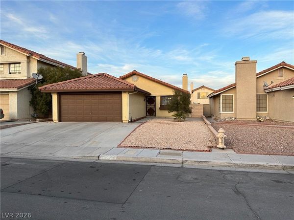 7652 Kalmalii Avenue , Las Vegas, NV 89147