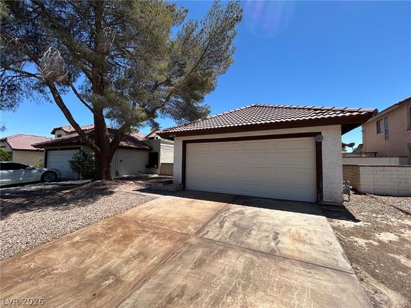8221 Jo Marcy Drive , Las Vegas, NV 89131