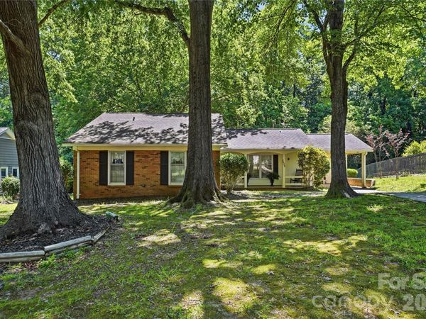7626 Winterset Drive, Charlotte, NC 28270