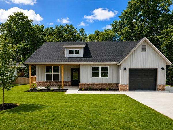 39 Taransay Circle, Bella Vista, AR 72715