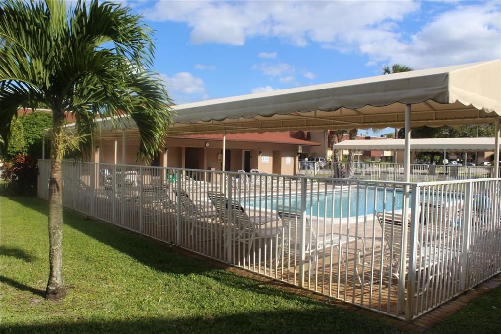 3071 NW 47th Terrace, Unit 125, Lauderdale Lakes, FL 33313 Photo