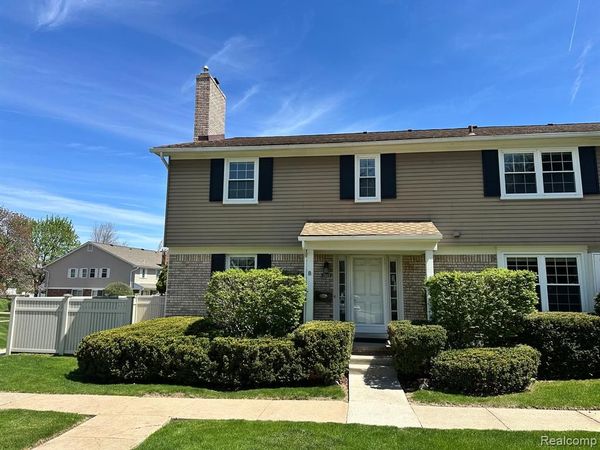 20828 W GLEN HAVEN Circle, Novi, MI 48167