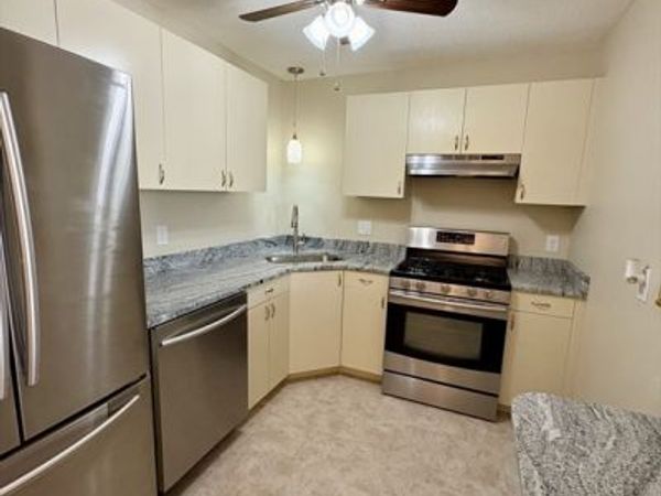 34 Newhall St, Unit 212, Lowell, MA 01852
