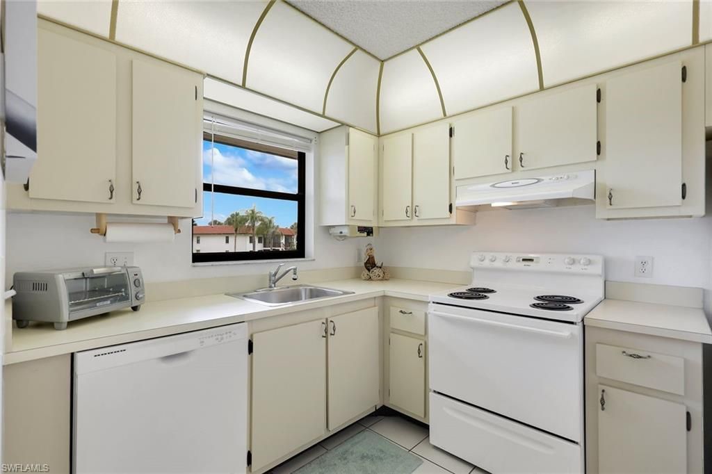 4338 27th Ct Sw, Unit 204, Naples, FL 34116 Photo