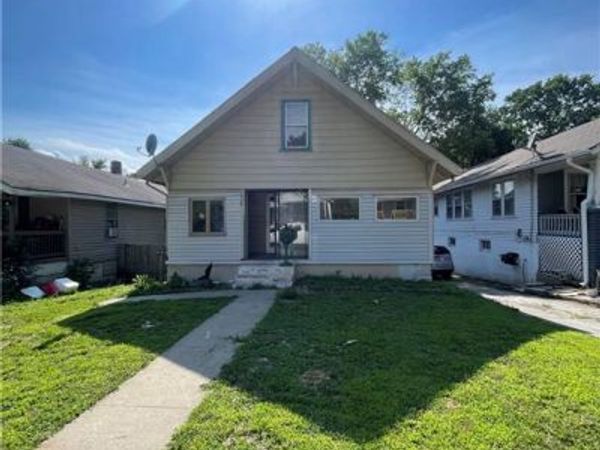 1818 S Overton Avenue, Independence, MO 64052