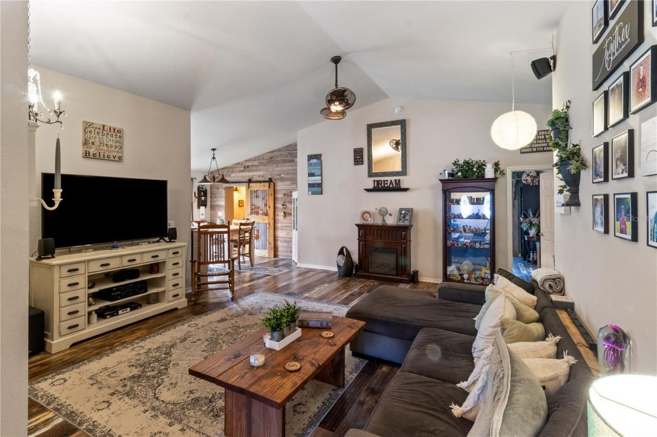 4562 Fairway Oaks Drive , Mulberry, FL 33860 Photo