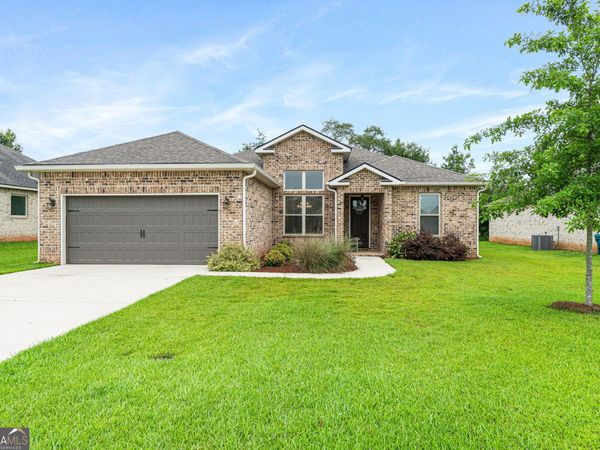 208 Susannes Retreat, Perry, GA 31069