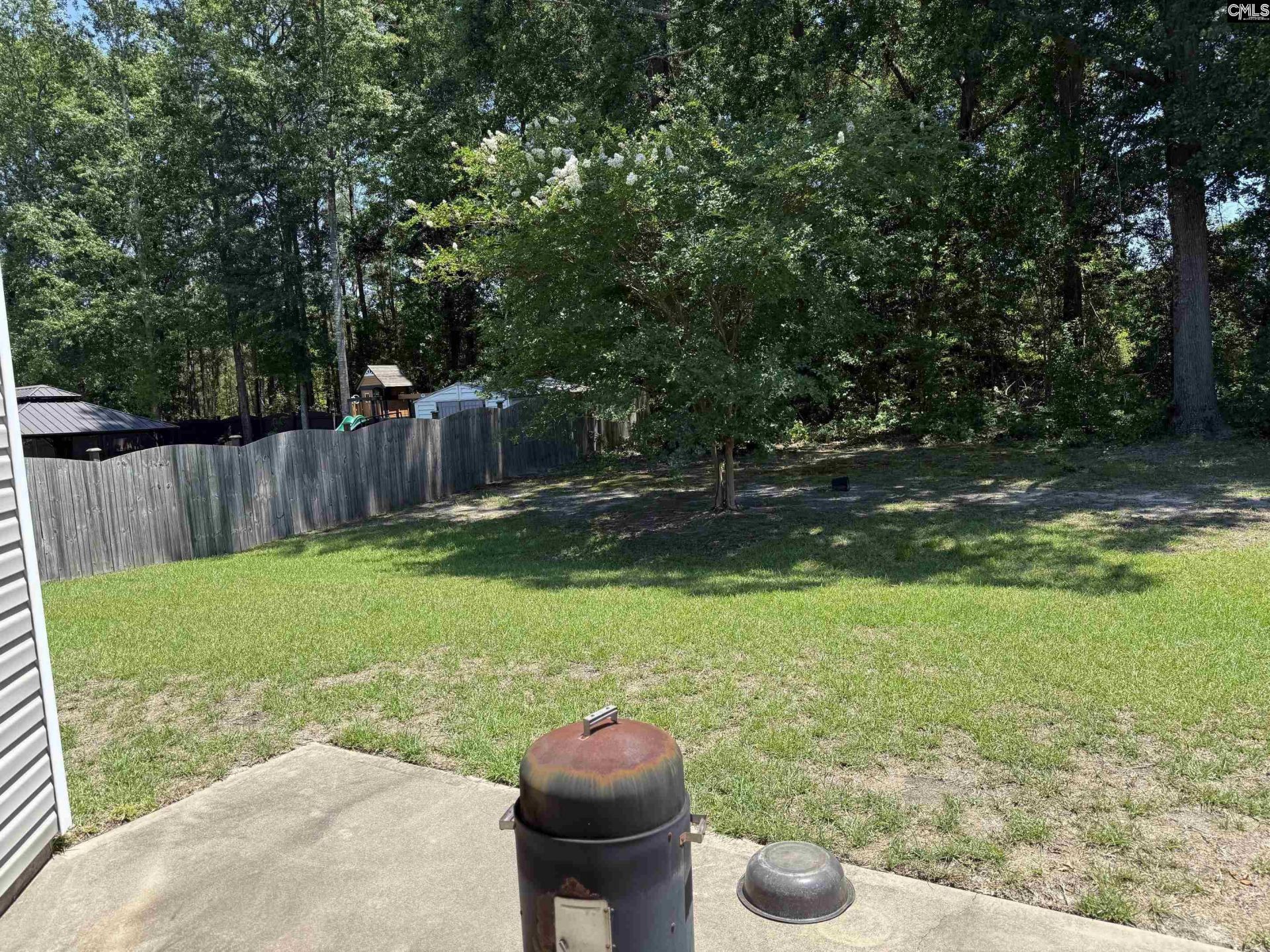 19 Leatherwood Drive  Photo 4