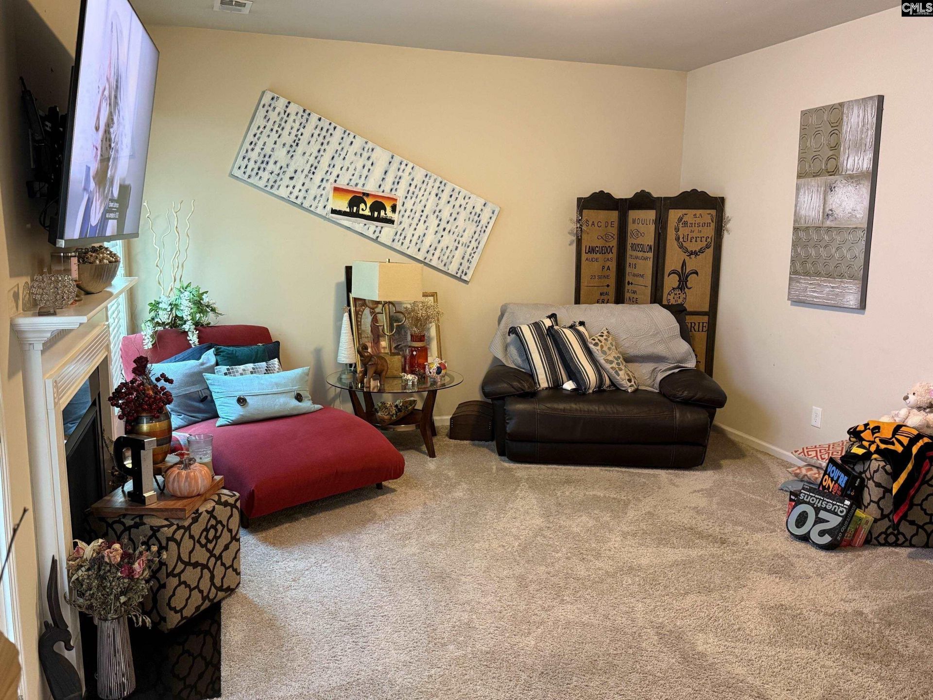 19 Leatherwood Drive  Photo 5