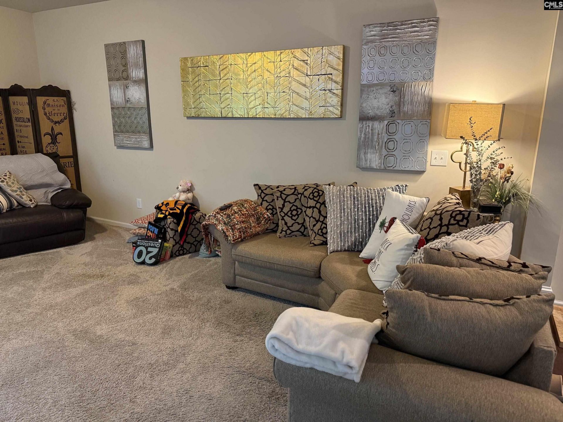 19 Leatherwood Drive  Photo 6