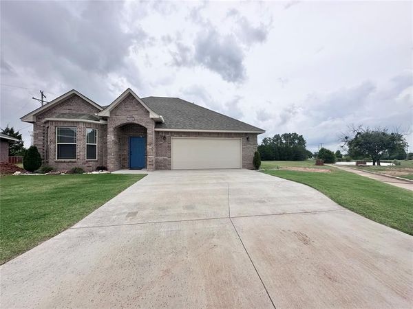 3930 Maple Grove Avenue, Shawnee, OK 74804