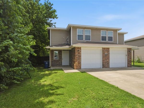 6204 SW Chickadee Street , Bentonville, AR 72713