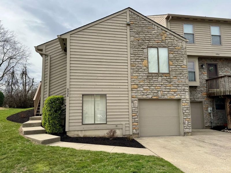 9526 Colegate Way, West Chester, OH 45011 Photo 2