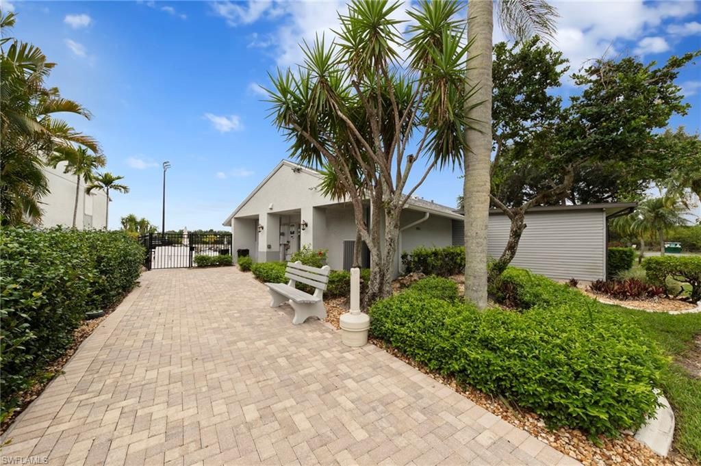 9970 Sailview Ct, Unit 20, Fort Myers, FL 33905 Photo