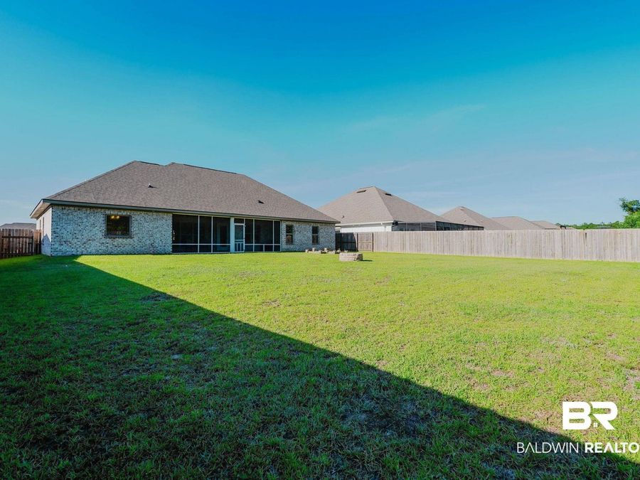 Property Image 100