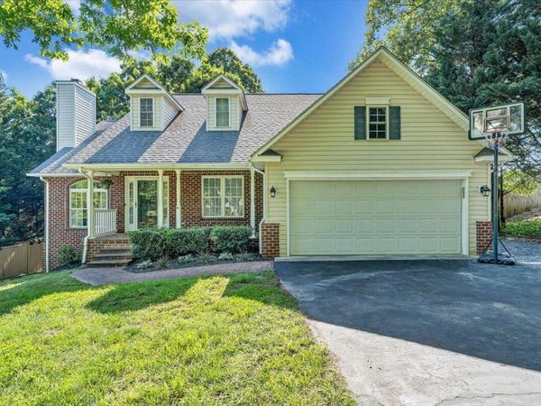 1425 Virginia Ridge DR, Hardy, VA 24101