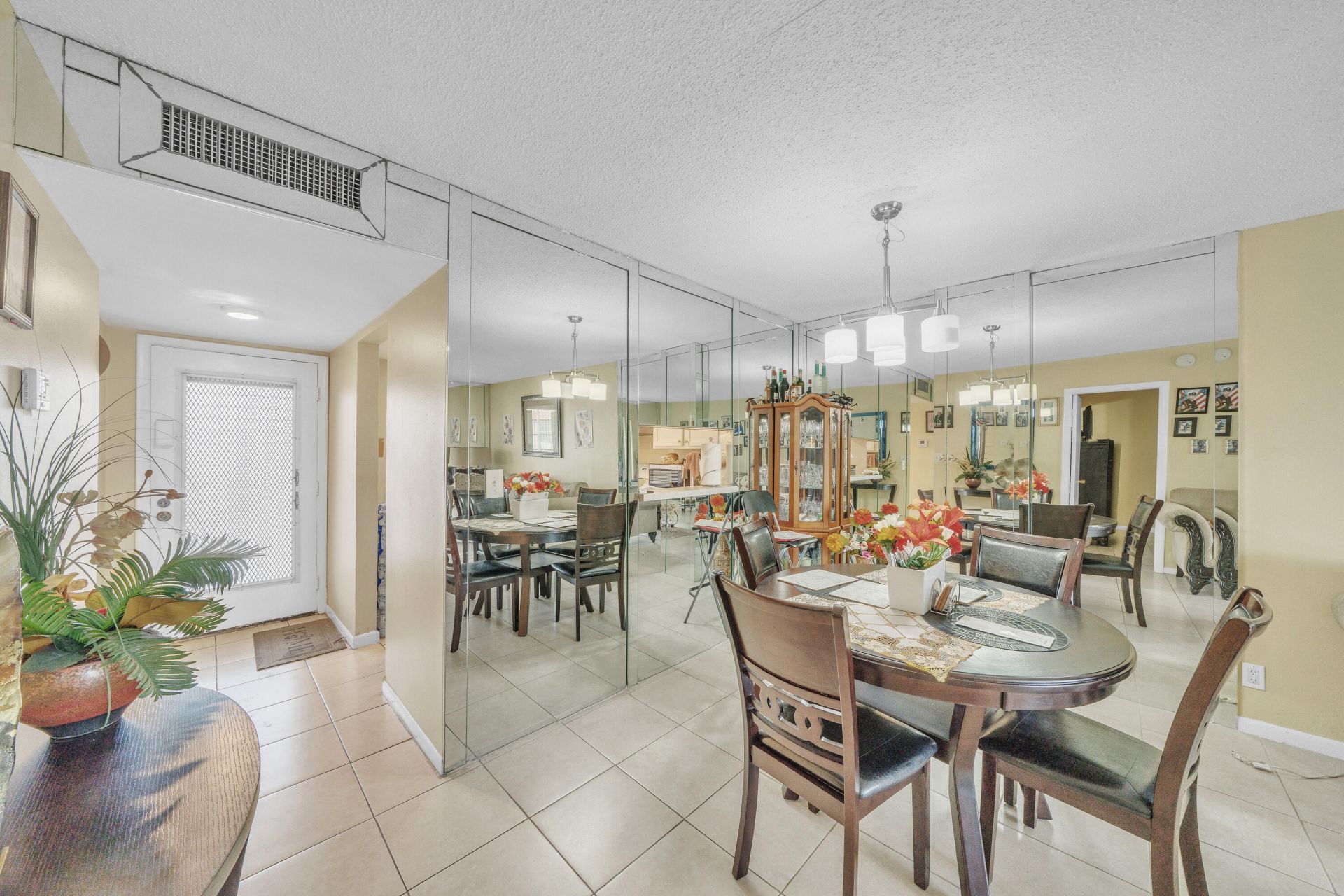 3001 NW 48th Avenue, Unit 439, Lauderdale Lakes, FL 33313 Photo
