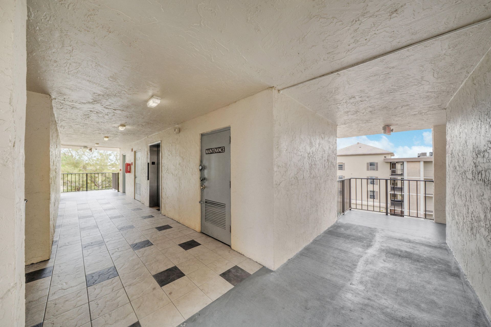 3001 NW 48th Avenue, Unit 439, Lauderdale Lakes, FL 33313 Photo