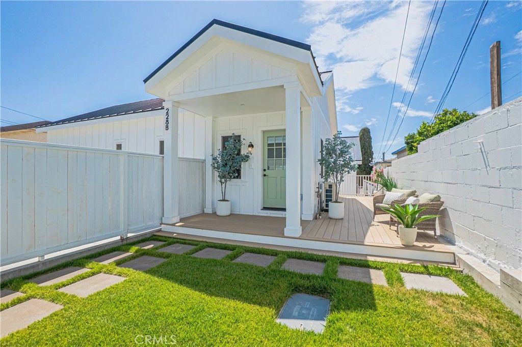 228 B Arena Street, El Segundo, CA 90245 Main Photo