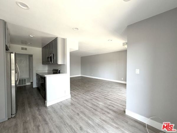 711 Orange Grove Avenue, Unit 301, South Pasadena, CA 91030