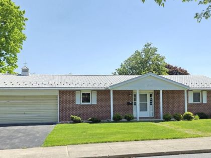 17 OAKLAWN BOULEVARD  Ephrata, PA 17522