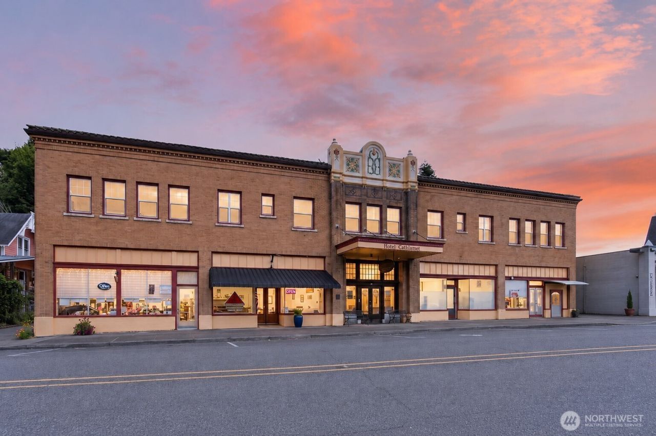 69 Main Street , Cathlamet, WA 98612