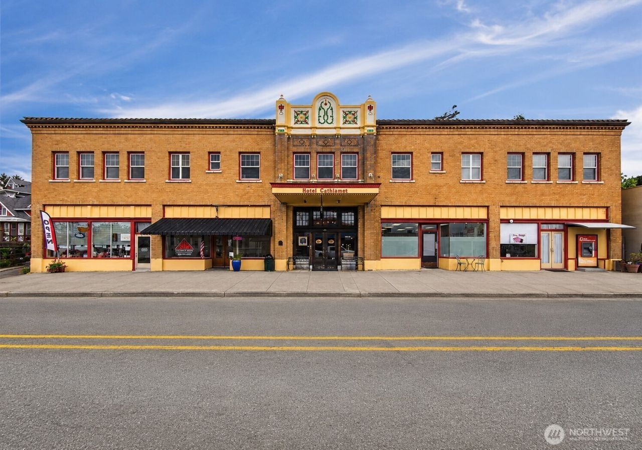 69 Main Street , Cathlamet, WA 98612