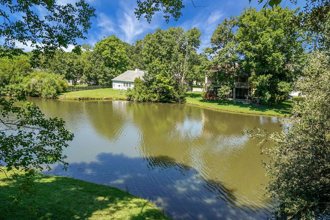 8483 Yadkin Circle Photo 16